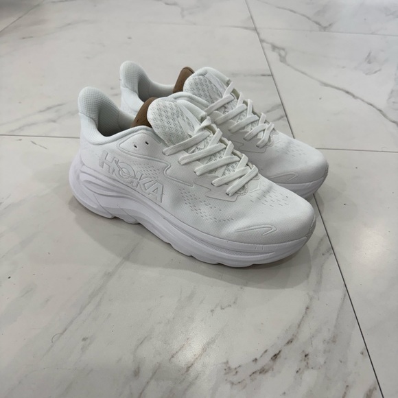 Hoka One One Shoes - Hoka One Clifton 10 Women’s Running Shoe Size 6.5B